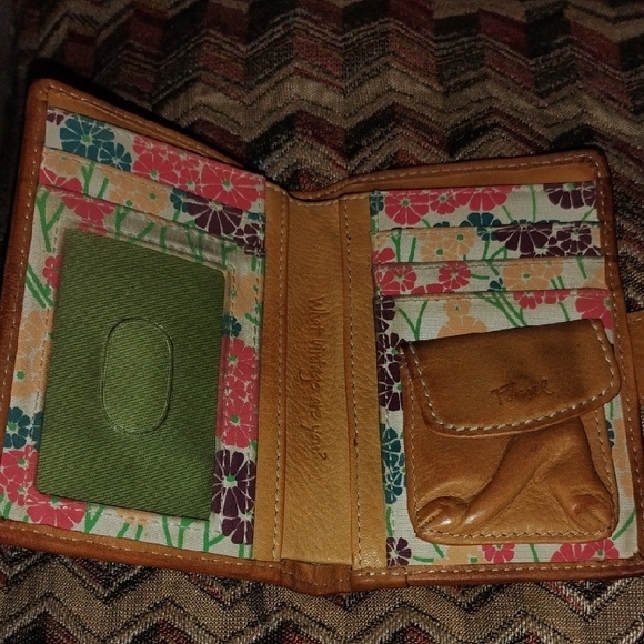 Fossil Brown Leather Wallet with Button Closure - Picture 3 of 4